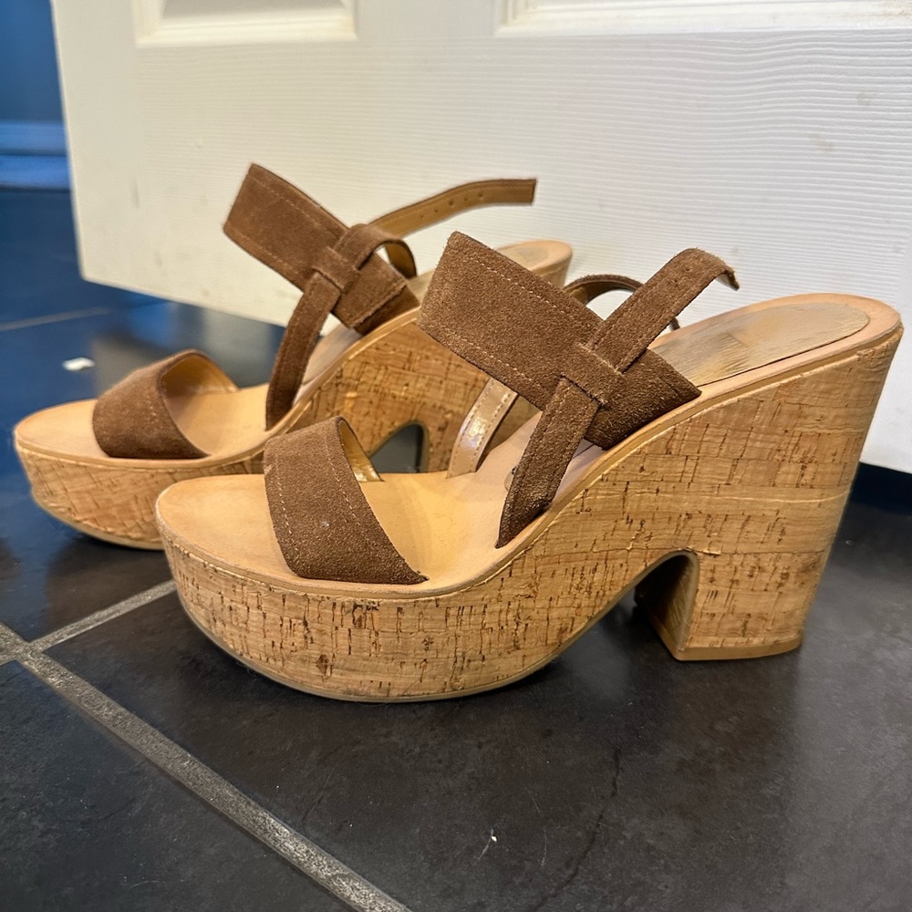Dolce vita platform suede sandal size 10